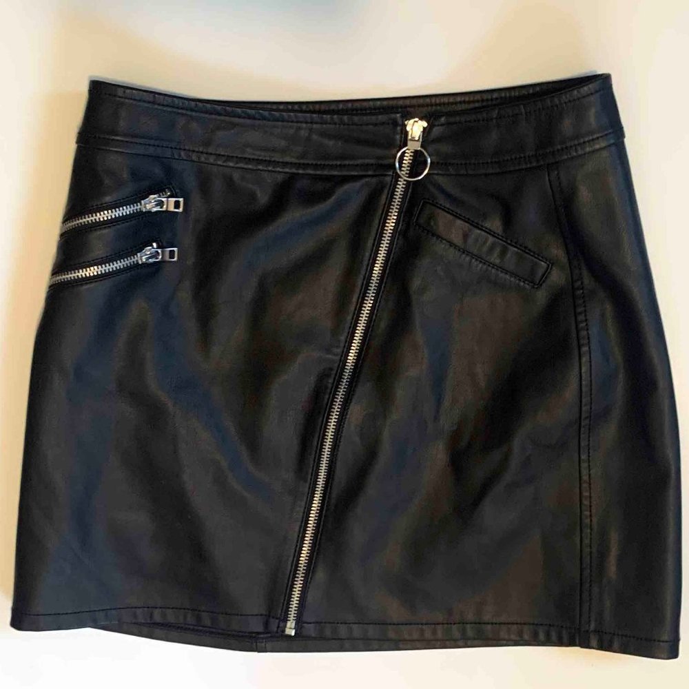 Express Women's Size 4 Moto Skirt Faux Leather